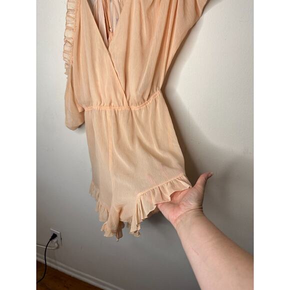 Lovers + Friends Cute Peach Malia Ruffle Cold Shoulder Deep-V Open Back Romper L - Picture 3 of 13